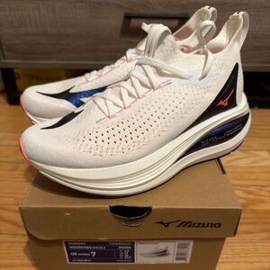 Women’s Mizuno Neo Vista 2 - white/metallic navy size 7
